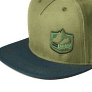 MOUNTAIN – Gorra Visera Plana (Verde) | LIBO